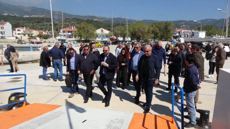 Οι εργασίες στις λιμενικές υποδομές το αντικείμενο της επίσκεψης του ΓΓ Αιγαίου και νησιωτικής πολιτικής στη Σάμο