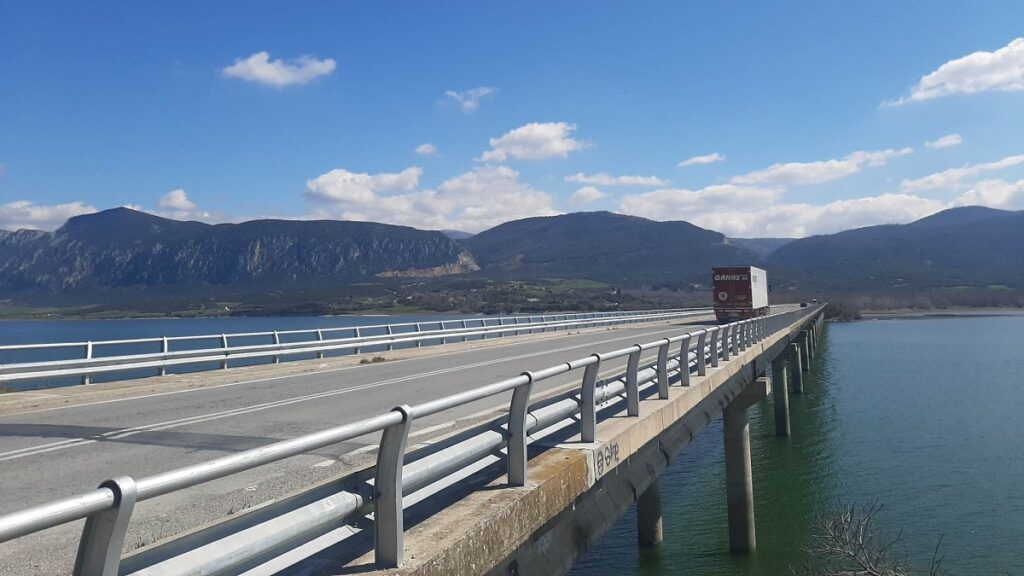 Κοζάνη: Αυξημένη κίνηση στις εναλλακτικές οδούς μετά το κλείσιμο της γέφυρας Σερβίων