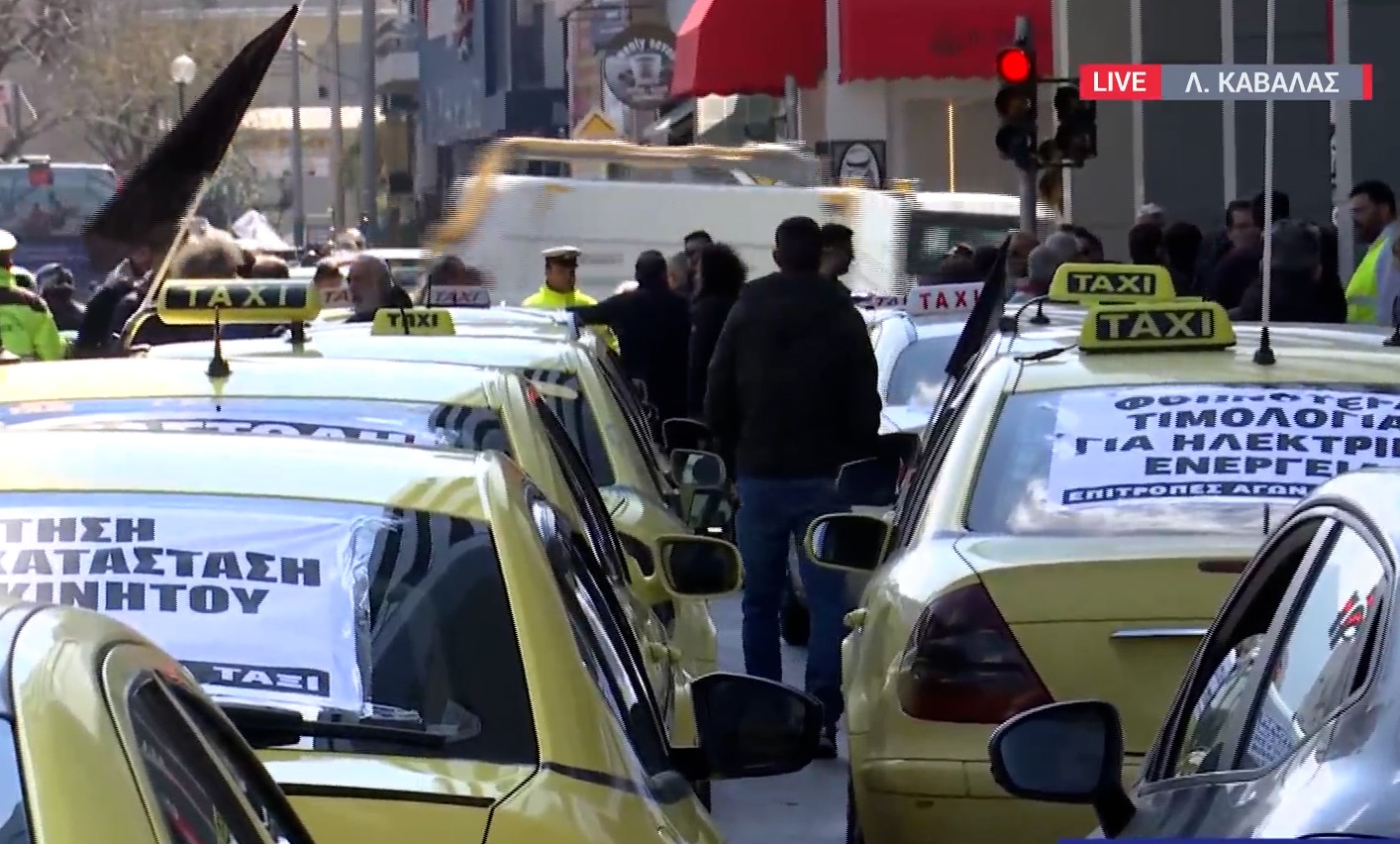 Απεργία στα ταξί: Τι είπε ο αντιπρόεδρος του ΣΑΤΑ για τις 57 μαύρες σημαίες και τα αιτήματα