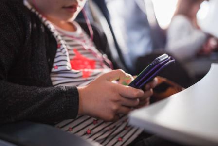 ΗΠΑ – Γιούτα: Tα παιδιά δεν θα χρησιμοποιούν πλέον τα κοινωνικά δίκτυα χωρίς την έγκριση των γονέων