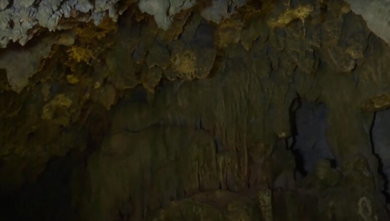 Όταν η φύση «ζωγραφίζει»: Το εντυπωσιακό σπήλαιο Περάματος Ιωαννίνων