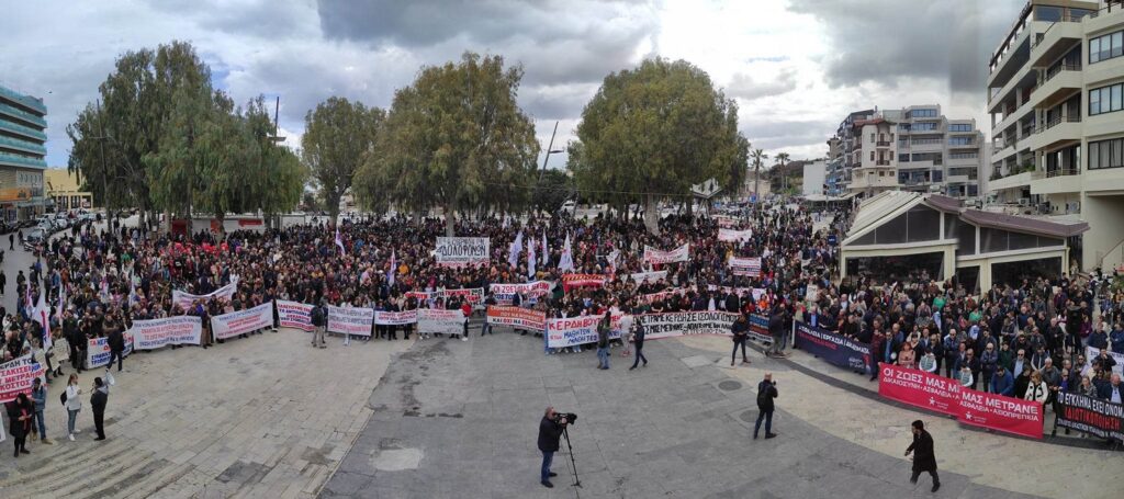 Κρήτη: Δυναμικό παρών των πολιτών στις συγκεντρώσεις για τα Τέμπη (video)