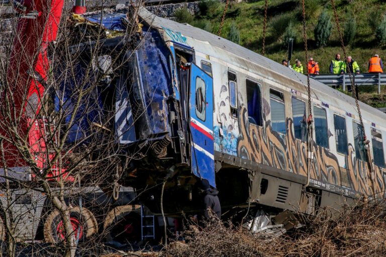 Τέμπη: Απορρίφθηκε η αίτηση αποφυλάκισης του επιθεωρητή του ΟΣΕ στη Λάρισα – Κόντρα για την ποινική δίωξη στον Πατέρα