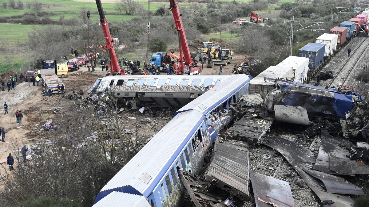 Δέηση για τους νεκρούς του δυστυχήματος στα Τέμπη με εντολή του Μητροπολίτη Πατρών