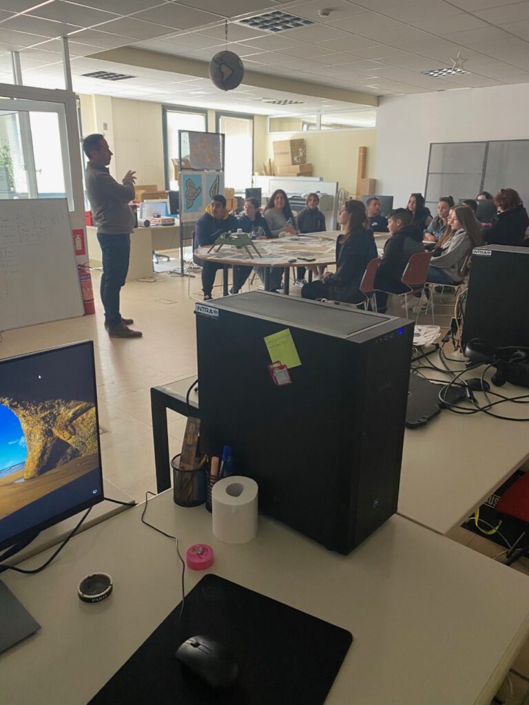 Τη Λέσβο και τη Χίο επισκέφθηκαν μαθητές της Ικαρίας