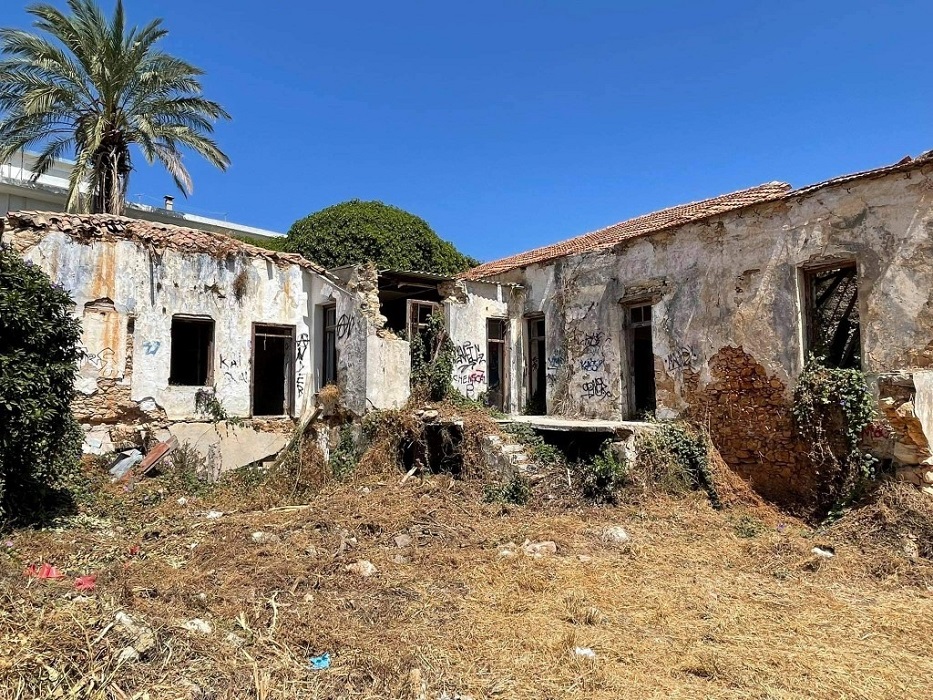 Ξεκινούν οι διαδικασίες αποκατάστασης για δύο ιστορικά κτίρια των Χανίων