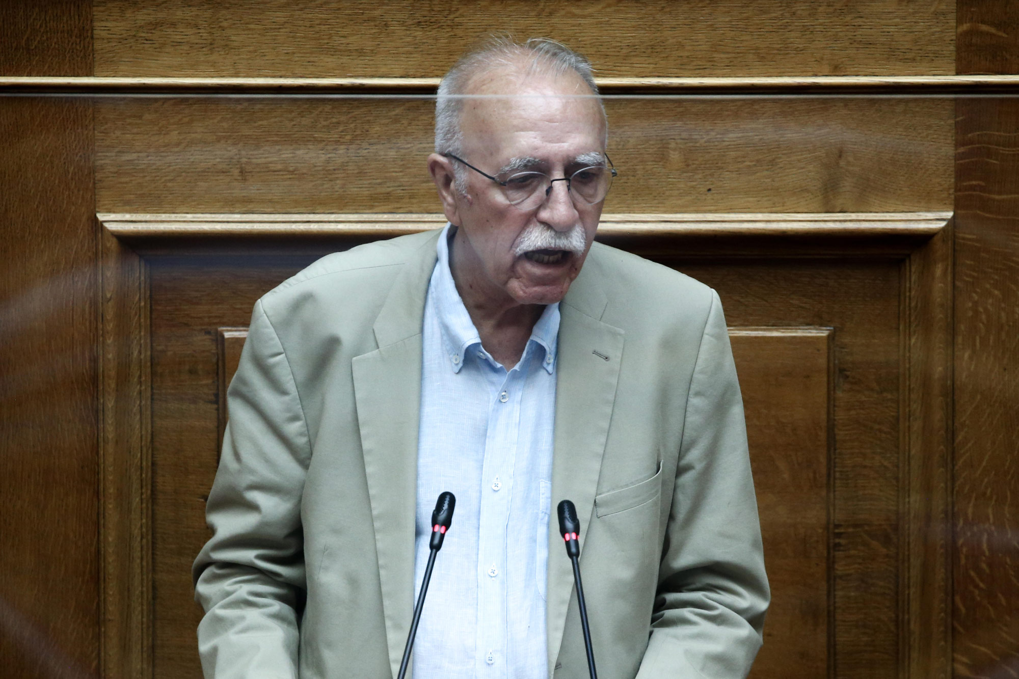 Προπηλακισμός του Δημήτρη Βίτσα στο Ίλιον από αγνώστους