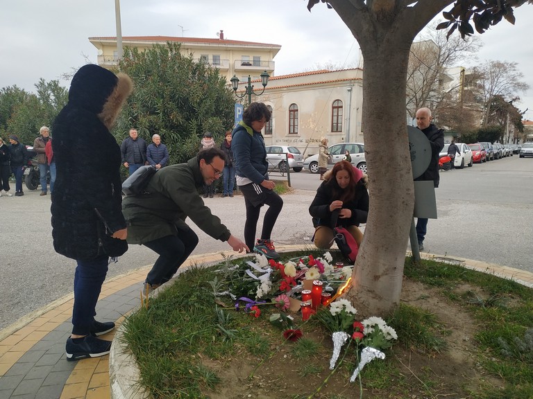 Παράσταση διαμαρτυρίας στο Σιδηροδρομικό Σταθμό Κομοτηνής από πολίτες