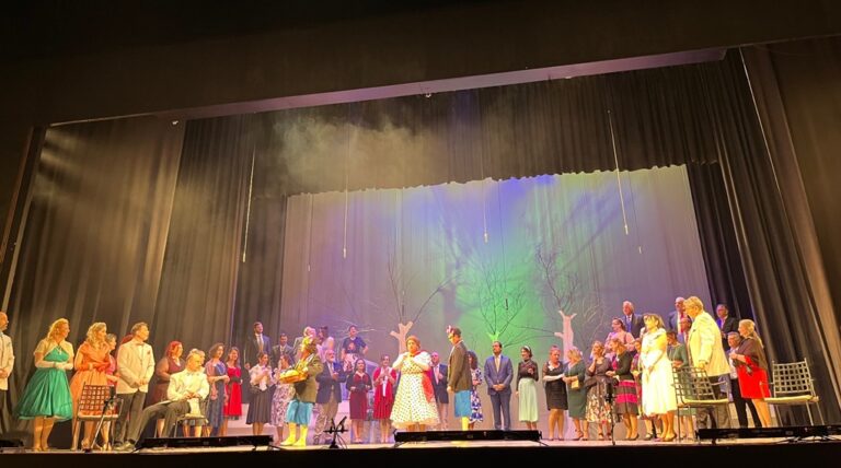 Κέρκυρα: Μεγάλη επιτυχία η παράσταση “η θείτσα μας” από τη “Μάντζαρος”