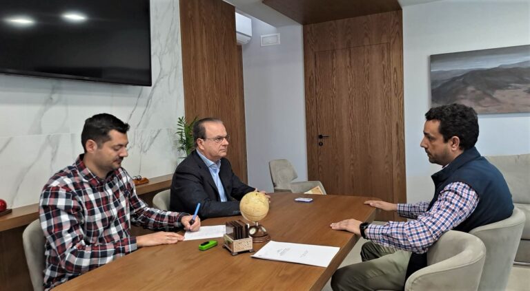 Έργα κατασκευής τοιχίων αντιστήριξης και περιφράξεων σε οικισμούς του Δήμου Ρεθύμνης