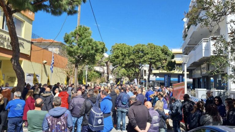 Σε απεργιακό κλοιό η Ρόδος
