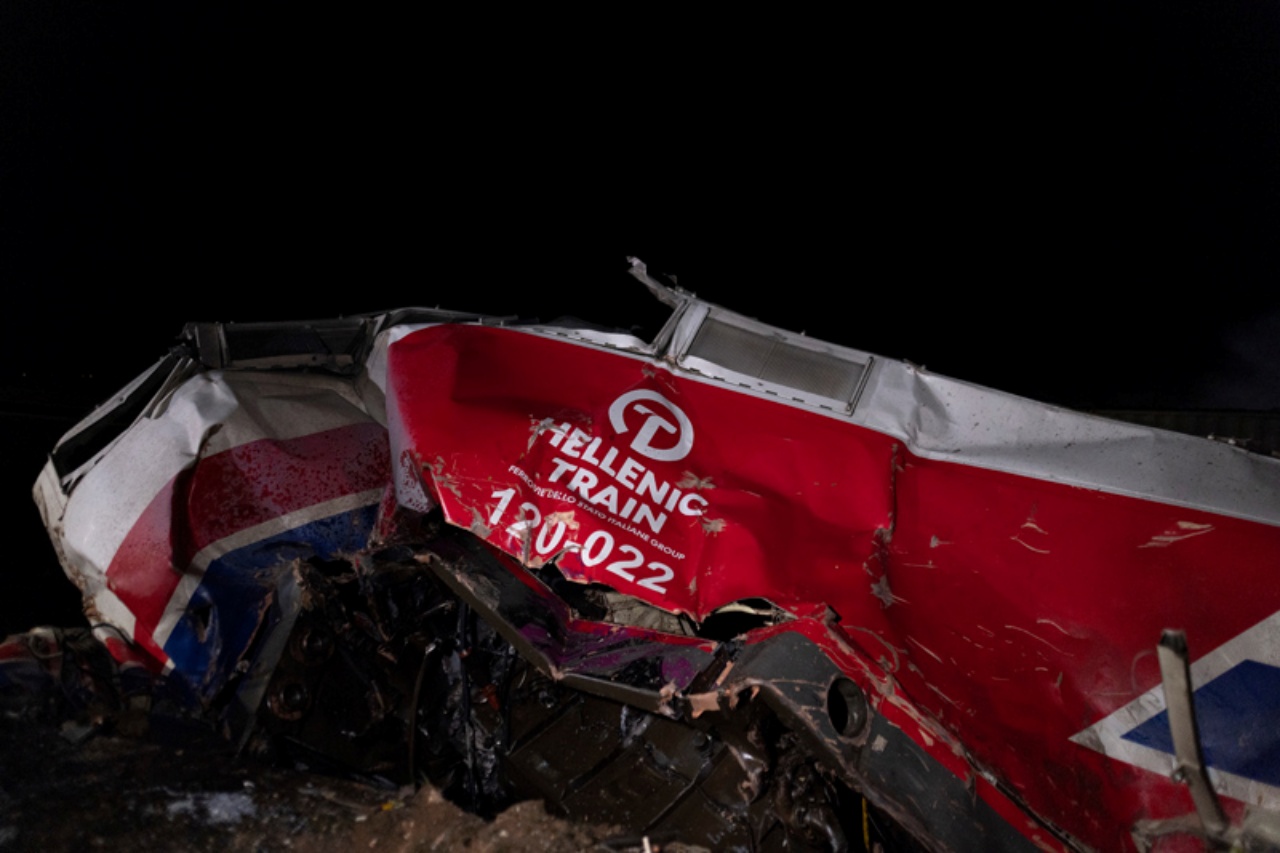 ΣΥΓΚΡΟΥΣΗ ΤΡΕΝΩΝ ΣΤΗ ΛΑΡΙΣΑ ΜΕ ΝΕΚΡΟΥΣ ΚΑΙ ΤΡΑΥΜΑΤΙΕΣ