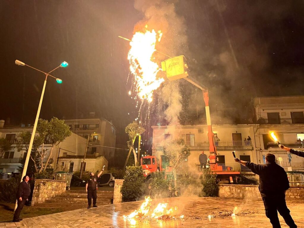 Στην… πυρά ο Ιούδας στα Φιλικά της Τρίπολης