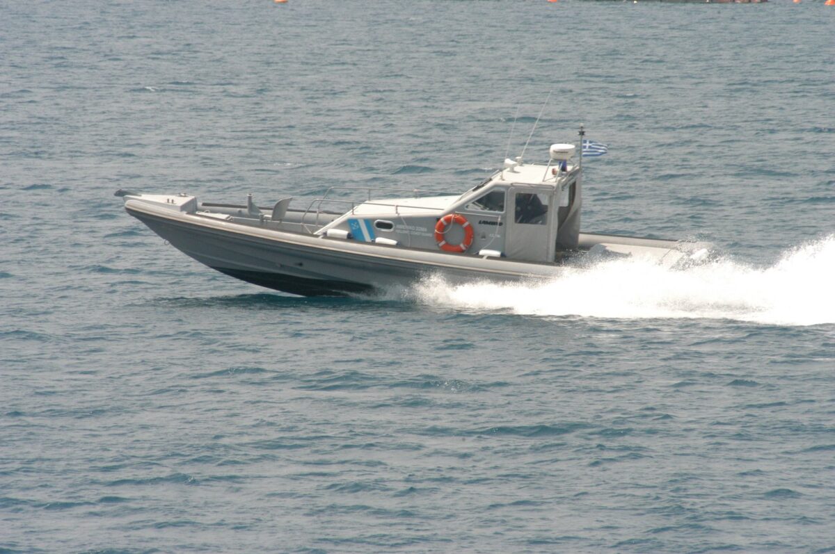 Σύλληψη τριών αλλοδαπών που φέρονται ως διακινητές με το ιστιοφόρο που ναυάγησε στο νέο Οίτυλο Μάνης