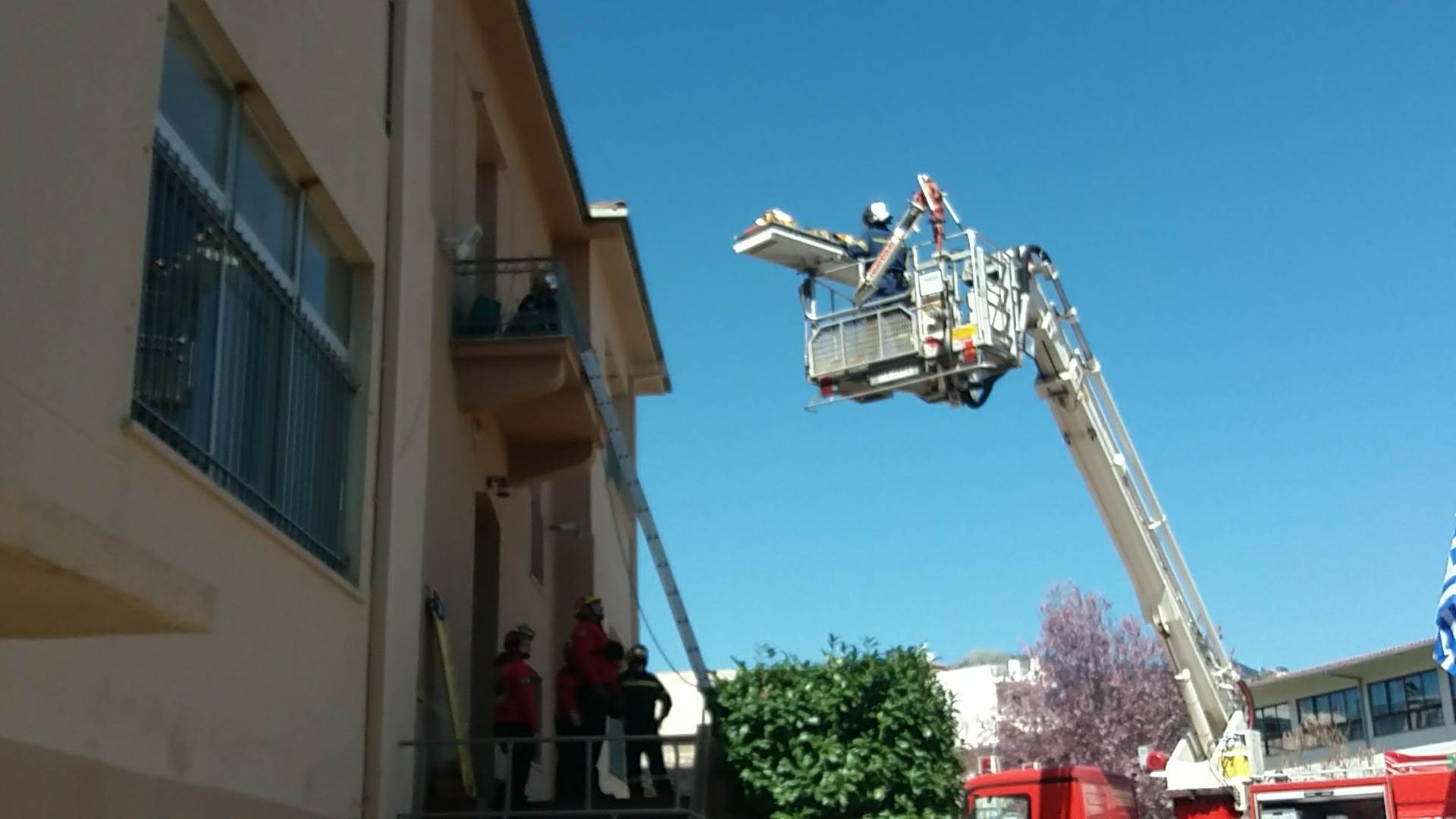 Τρίπολη: Άσκηση αντιμετώπισης σεισμού και φωτιάς σε σχολικό κτίριο