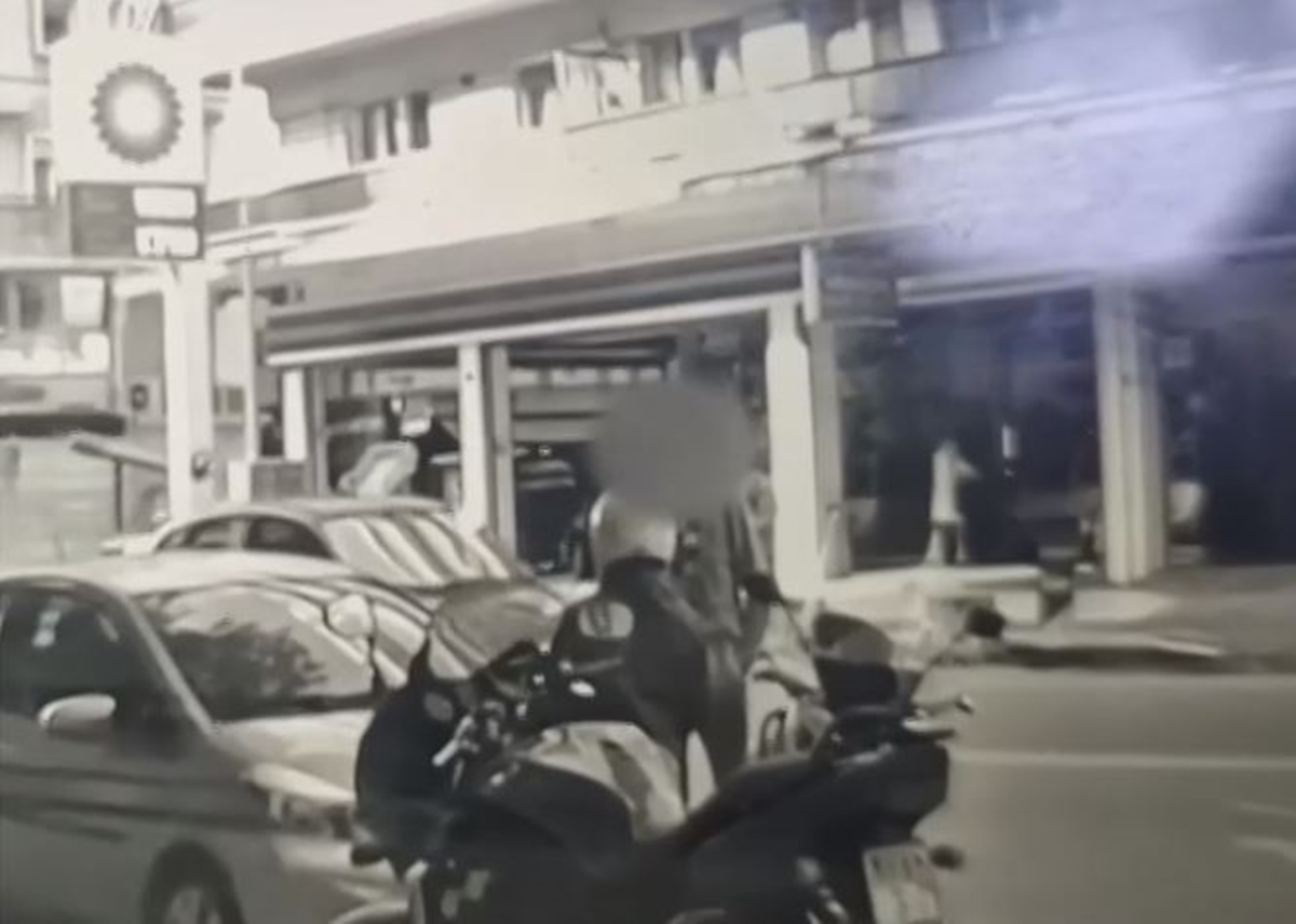 Τακτική δικάσιμος για τον οδηγό ΙΧ που πάτησε με το αυτοκίνητό του δημοτική αστυνομικό στη Θεσσαλονίκη – Βίντεο ντοκουμέντο
