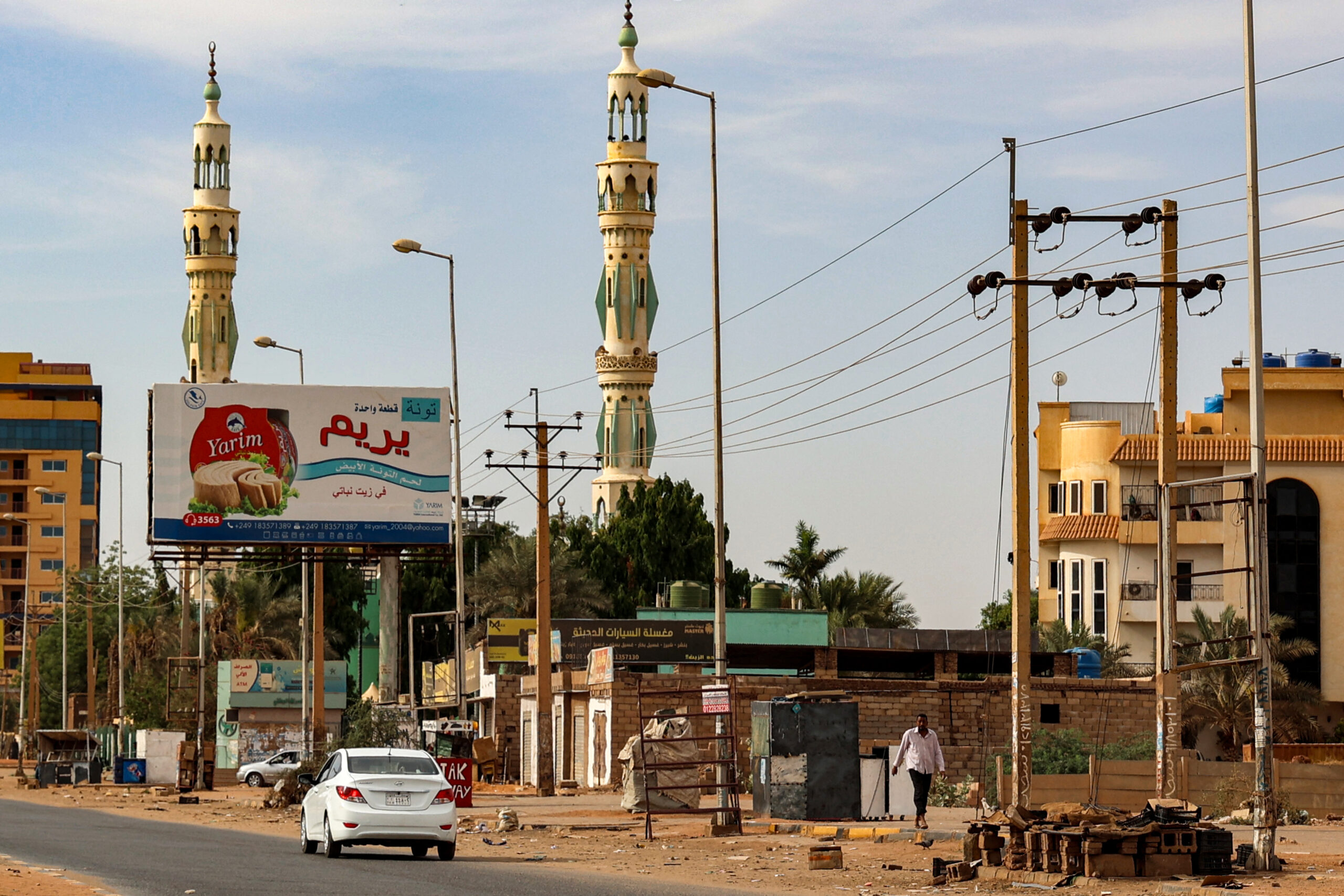 Βυθισμένο στο χάος το Σουδάν – Επιθέσεις ενόπλων σε σπίτια υπαλλήλων του ΟΗΕ