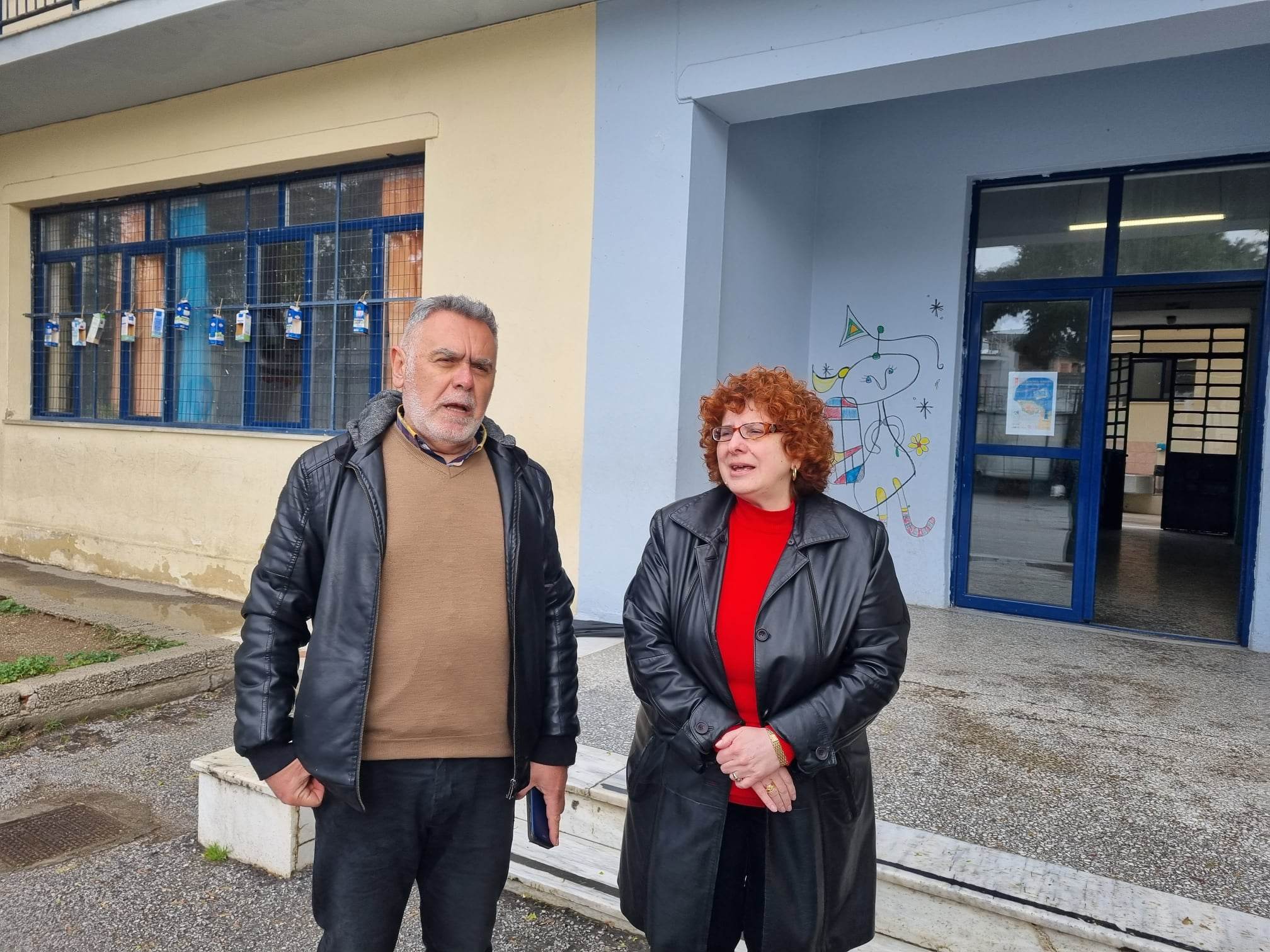 Αυτοψία στο 18ο Δ.Σ. όπου χθες έπεσαν σοβάδες – Δήμος Βόλου: Δεν θα κλείσει το σχολείο