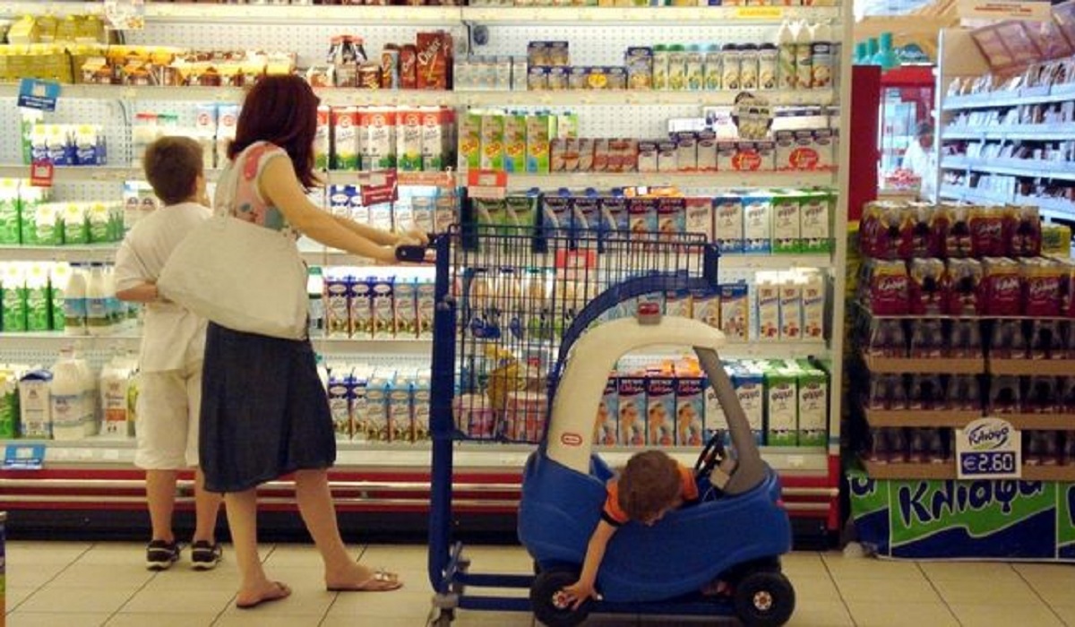 Εισαγωγές και τιμή γάλακτος: Έντονη αντιπαράθεση Ένωσης Εργαζομένων Καταναλωτών και ΓΓ Εμπορίου και Προστασίας Καταναλωτή