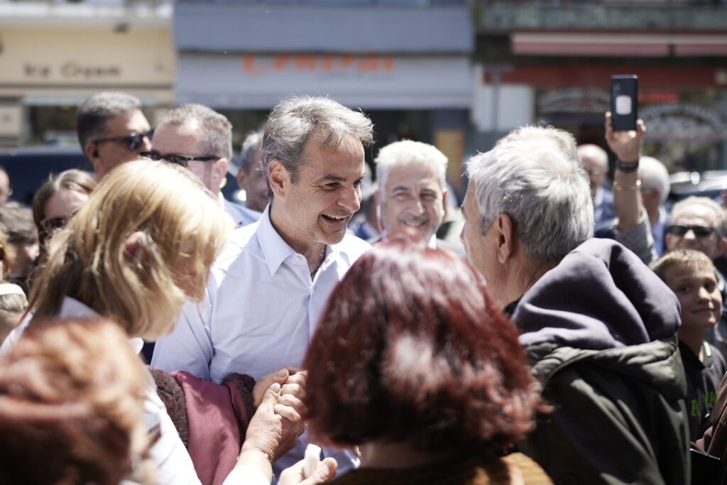 Γεύμα Μητσοτάκη – Σαμάρα στο ιστορικό κέντρο της Καλαμάτας