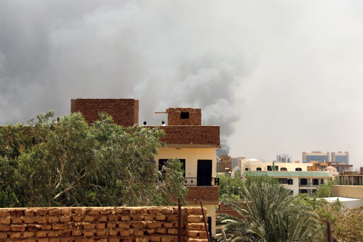Power struggle erupts between the army and the paramilitaries in Khartoum