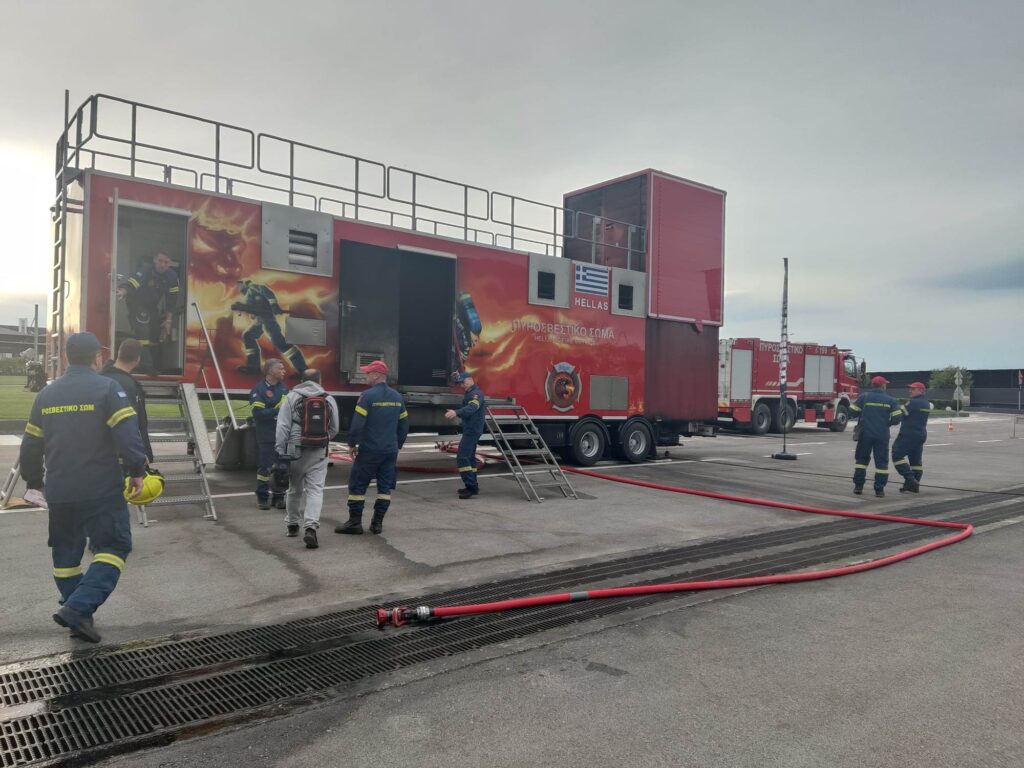 Άσκηση ετοιμότητας με τον εξομοιωτή πυρκαγιάς “fire dragon” στα Χανιά (video)
