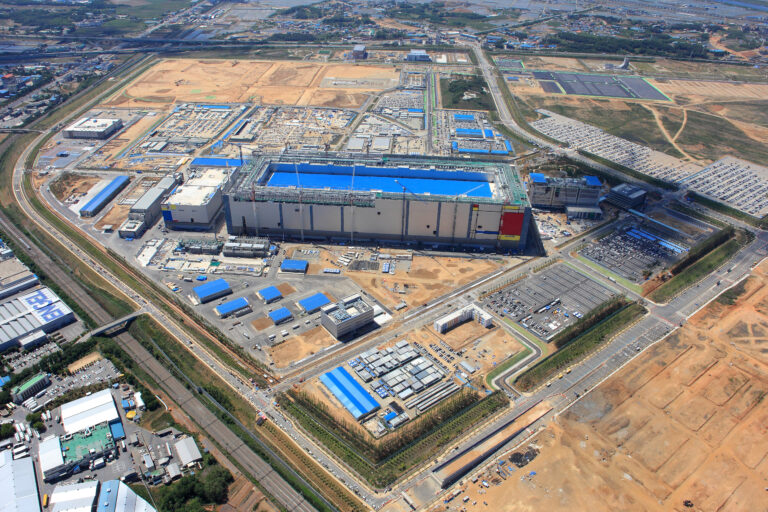 Η Samsung μειώνει την παραγωγή τσιπ για πρωτη φορά έπειτα από 14 χρόνια στον απόηχο απωλειών στα κέρδη της