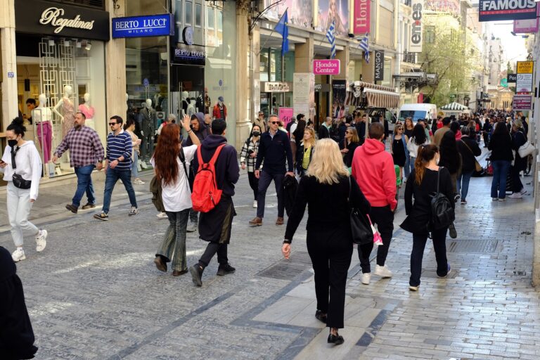 ΣΕΛΠΕ: Το εορταστικό ωράριο λειτουργίας των μελών του σε όλη την επικράτεια