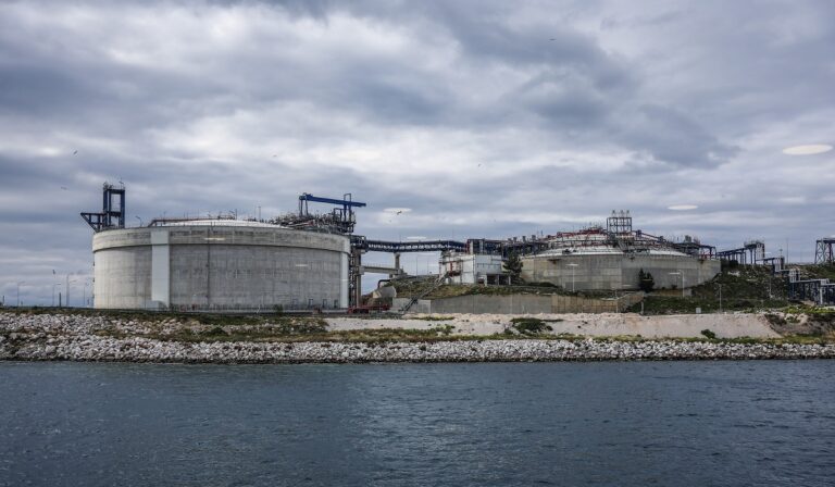 Διεθνής Οργανισμός Ενέργειας: Εύσημα και συστάσεις στην έκθεση του για την Ελλάδα