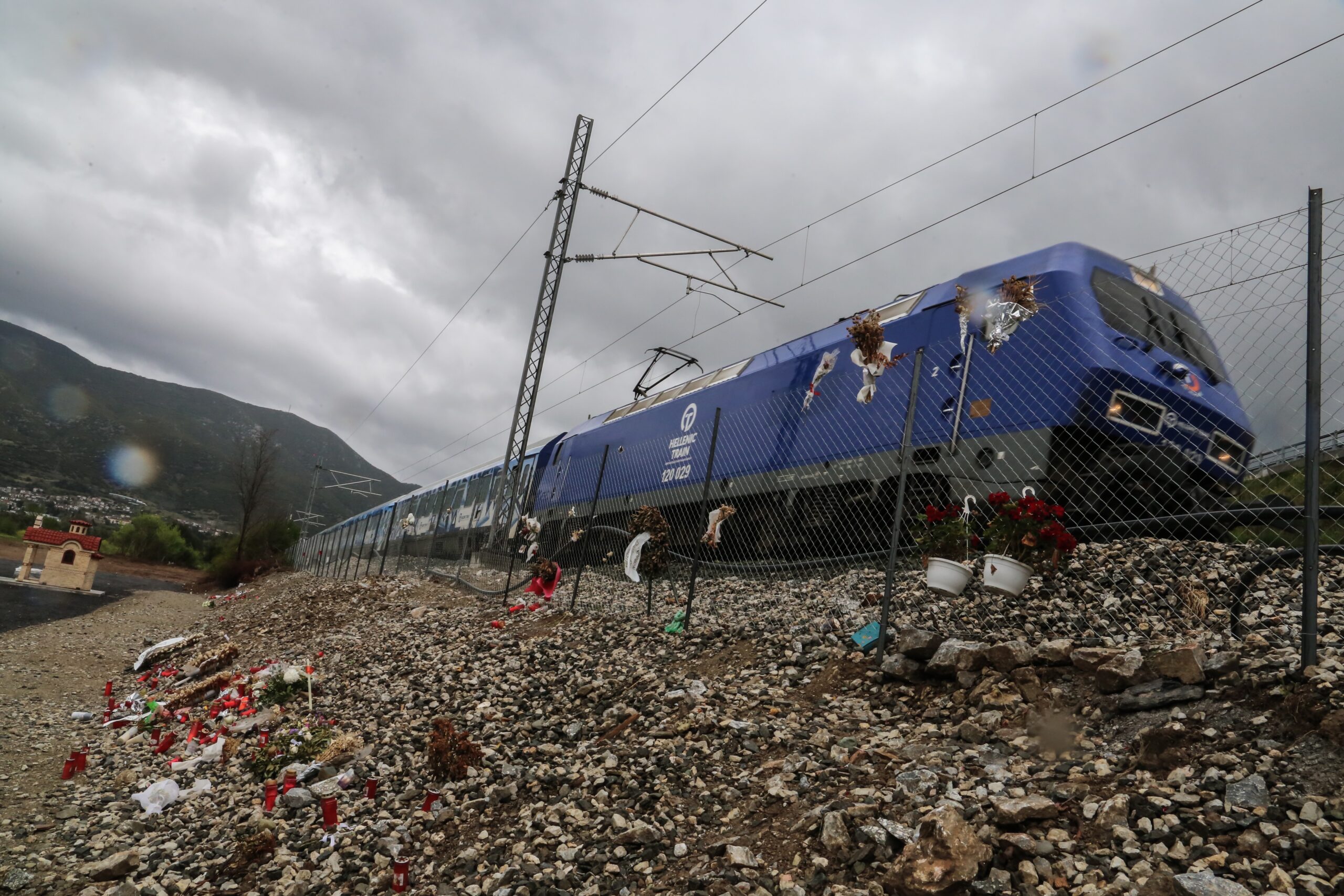 ΔΙΕΛΕΥΣΗ ΤΟΥ ΔΡΟΜΟΛΟΓΙΟΥ INTERCITY ΘΕΣΣΑΛΟΝΙΚΗ - ΑΘΗΝΑ ΑΠΟ ΤΟ ΣΗΜΕΙΟ ΤΗΣ ΠΟΛΥΝΕΚΡΗΣ ΣΥΓΚΡΟΥΣΗΣ ΤΩΝ ΑΜΑΞΟΣΤΟΙΧΙΩΝ ΣΤΑ ΤΕΜΠΗ(ΛΕΩΝΙΔΑΣ ΤΖΕΚΑΣ/EUROKINISSI)