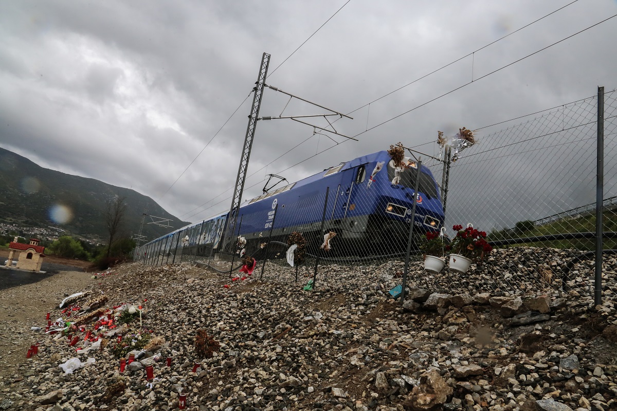 ΔΙΕΛΕΥΣΗ ΤΟΥ ΔΡΟΜΟΛΟΓΙΟΥ INTERCITY ΘΕΣΣΑΛΟΝΙΚΗ - ΑΘΗΝΑ ΑΠΟ ΤΟ ΣΗΜΕΙΟ ΤΗΣ ΠΟΛΥΝΕΚΡΗΣ ΣΥΓΚΡΟΥΣΗΣ ΤΩΝ ΑΜΑΞΟΣΤΟΙΧΙΩΝ ΣΤΑ ΤΕΜΠΗ(ΛΕΩΝΙΔΑΣ ΤΖΕΚΑΣ/EUROKINISSI)