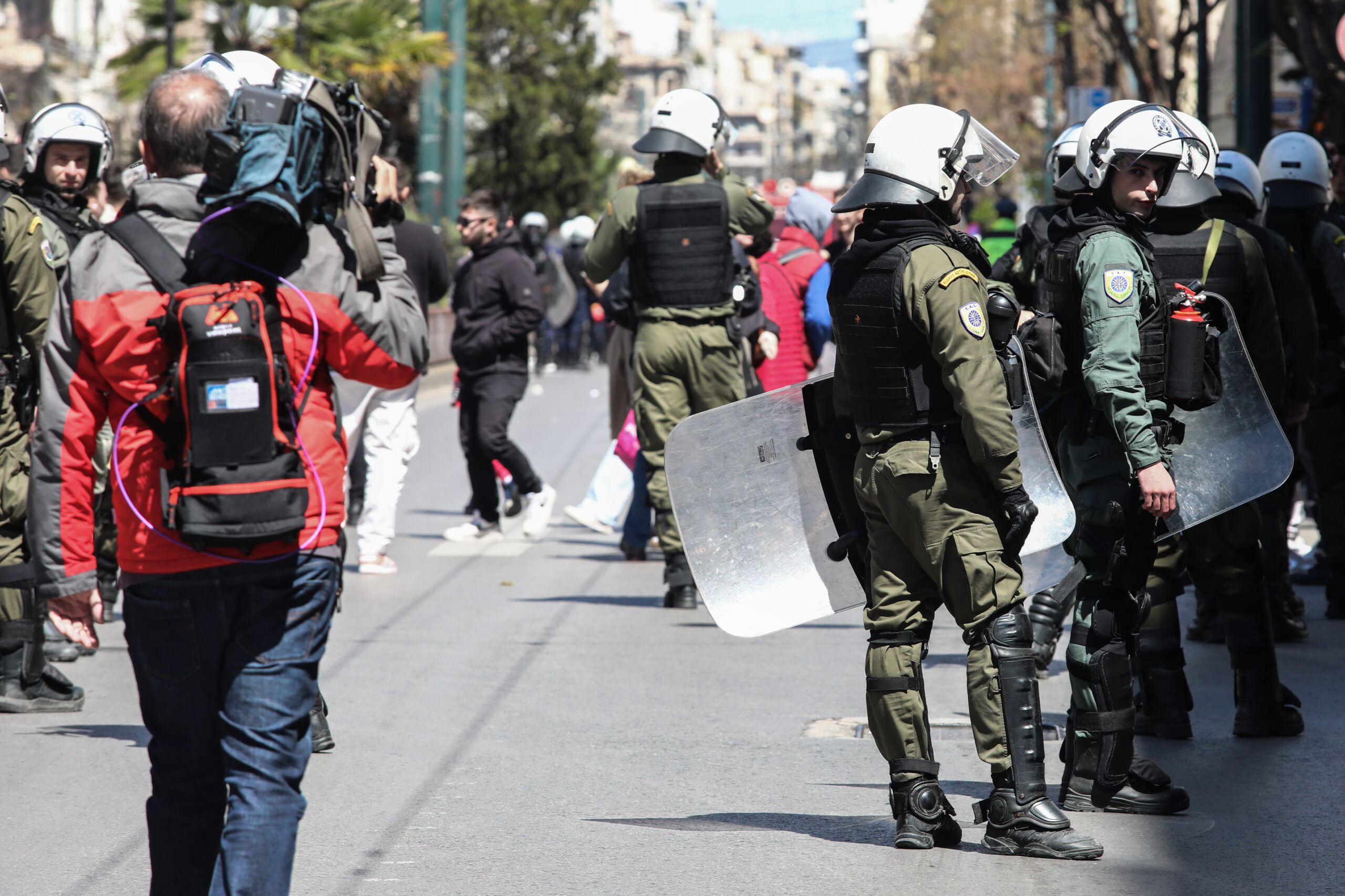 Επεισόδια έξω από την ΑΣΟΕΕ – Δικογραφία σε βάρος αστυνομικών για άσκοπους πυροβολισμούς