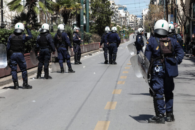 Νέα ένταση έξω από την ΑΣΟΕΕ – Κλειστή η Πατησίων