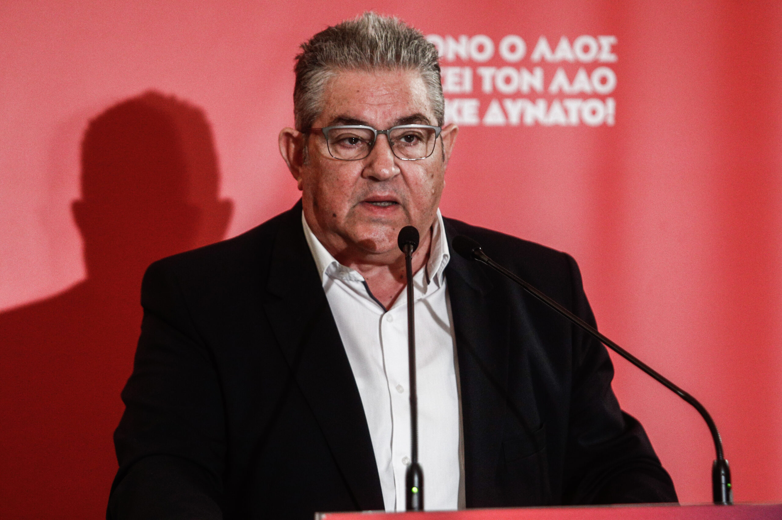 ΣΥΝΑΝΤΗΣΗ ΤΟΥ ΓΓ ΤΟΥ ΚΚΕ ΔΗΜ. ΚΟΥΤΣΟΥΜΠΑ ΜΕ ΕΚΠΡΟΣΩΠΟΥΣ ΡΟΜΑ(ΣΩΤΗΡΗΣ ΔΗΜΗΤΡΟΠΟΥΛΟΣ/EUROKINISSI)