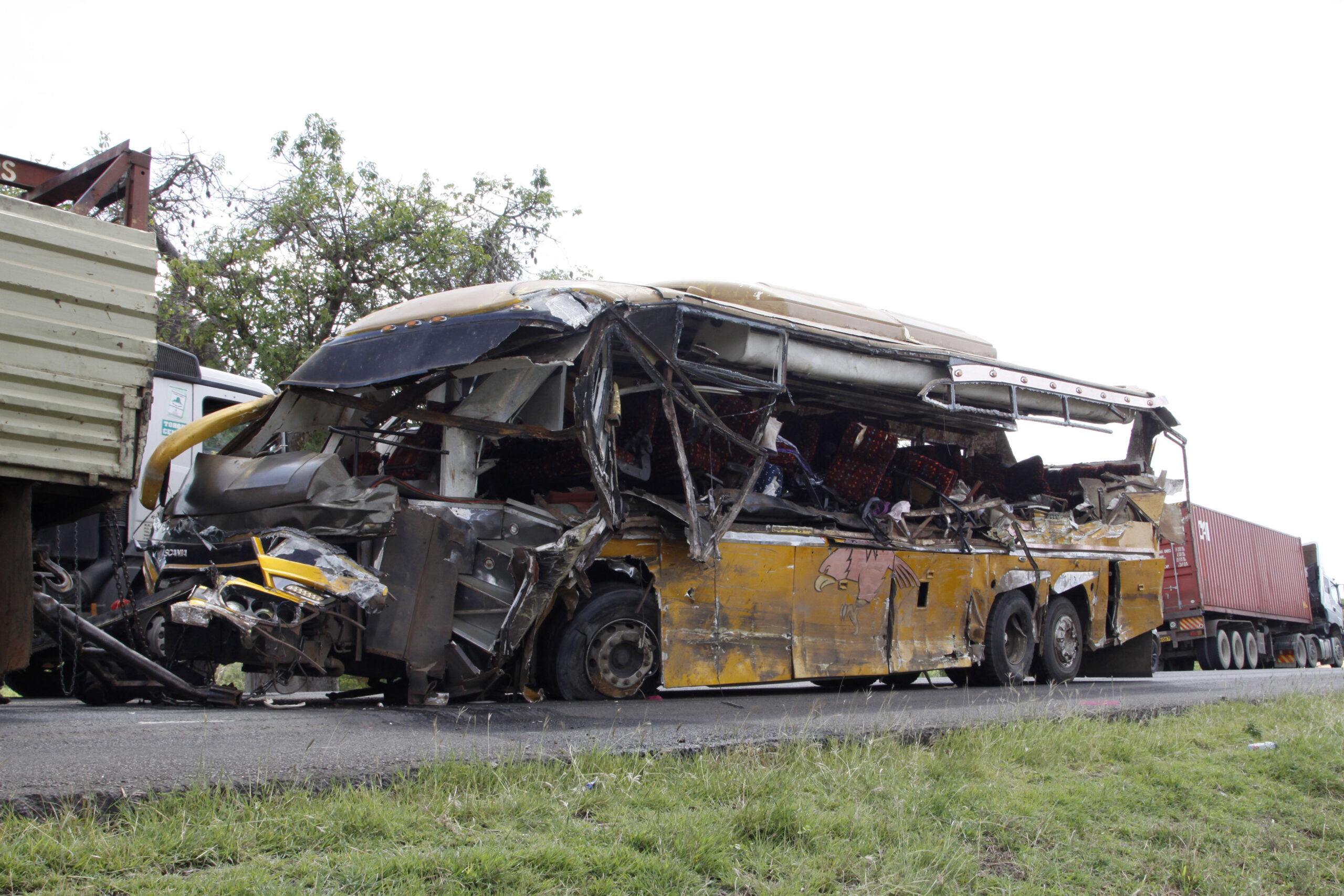 Κένυα: Έξι μαθητές σκοτώθηκαν από τη σύγκρουση λεωφορείου με φορτηγό
