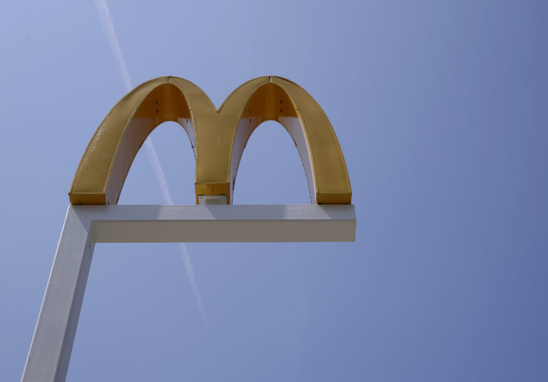 Λευκορωσία: Τα πρώην McDonald’s μετονομάζονται σε Mak.by