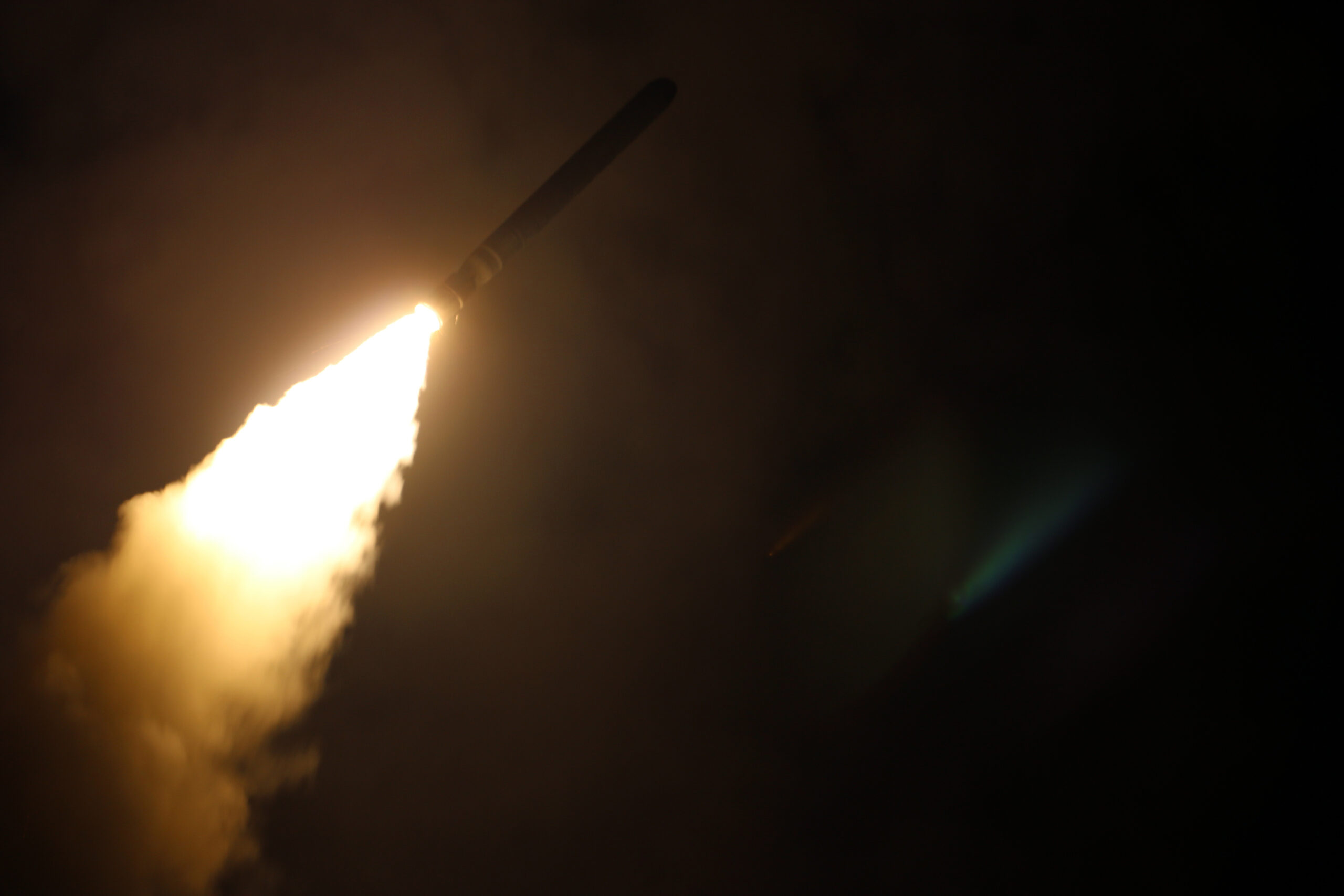 Η συριακή αεράμυνα αναχαίτισε ισραηλινούς πυραύλους πάνω από τη Δαμασκό