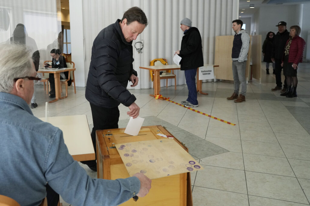 Φινλανδία: Οι ψηφοφόροι εκλέγουν νέο κοινοβούλιο – «Ντέρμπι» δείχνουν οι δημοσκοπήσεις