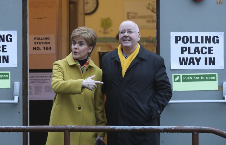 Σκωτία: Συνελήφθη ο ταμίας του Εθνικού Κόμματος – Έρευνες για οικονομικό σκάνδαλο