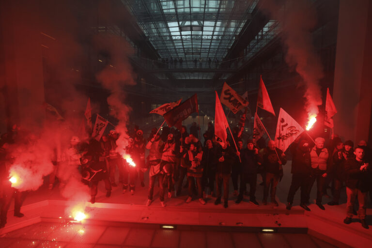 Γαλλία: Τα συνδικάτα πραγματοποίησαν τον 11ο γύρο απεργιών – Συνεχίζονται την ερχόμενη Πέμπτη