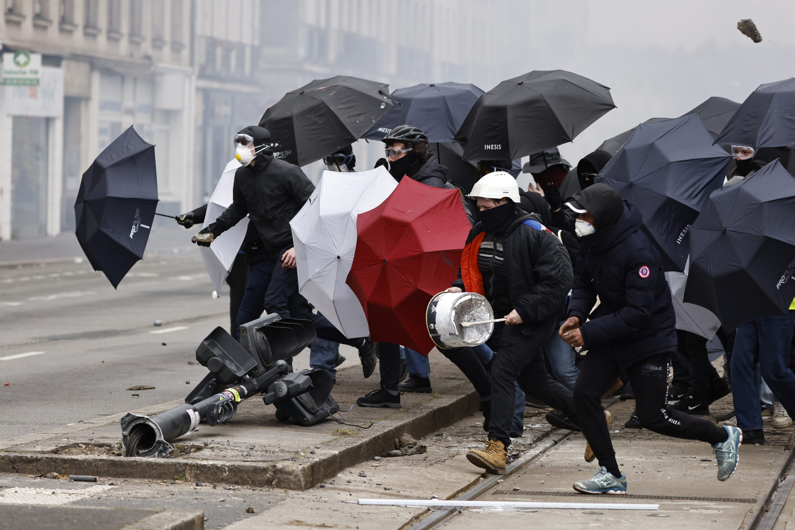 APTOPIX France Pension Protests