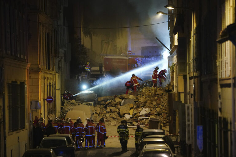 Μασσαλία: Εντοπίστηκαν δύο νεκροί στα συντρίμμια  της πολυκατοικίας – Αγνοούνται 8 άτομα