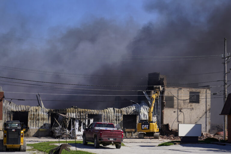 ΗΠΑ: Πυρκαγιά σε χώρο αποθήκευσης πλαστικών – Εντολή εκκένωσης σε περίπου 2.000 κατοίκους στο Ρίτσμοντ