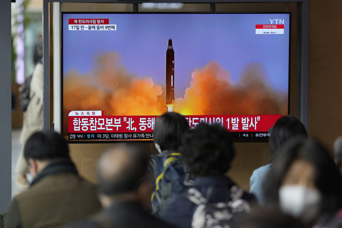 Η Β. Κορέα δήλωσε ότι ο πύραυλος που εκτόξευσε την Πέμπτη ήταν στερεού καυσίμου