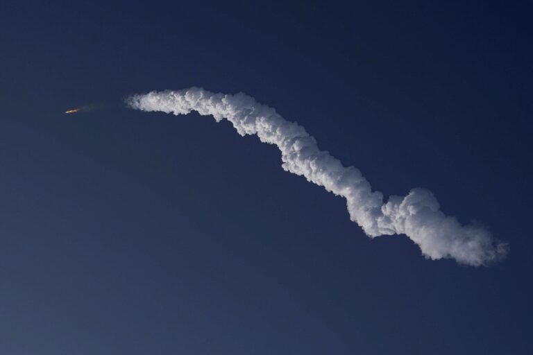 Εξερράγη το Starship κατά τη διάρκεια δοκιμαστικής πτήσης (video) – Μασκ: «Επόμενη δοκιμή σε λίγους μήνες»