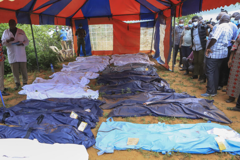Κένυα: 73 τα πτώματα των πιστών της αίρεσης που νήστεψαν μέχρι θανάτου –  Οι έρευνες συνεχίζονται