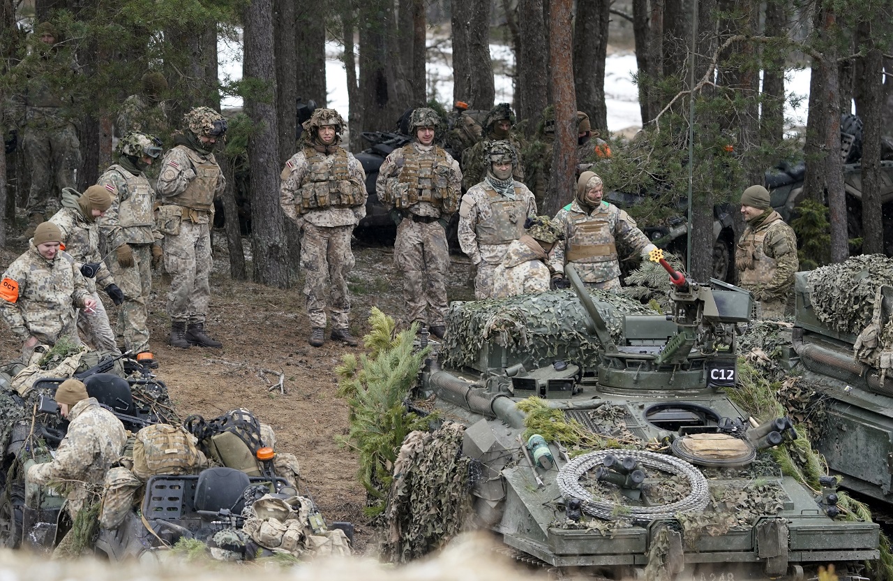 Λετονία: Υποχρεωτική η στρατιωτική θητεία για τους άνδρες από το 2024
