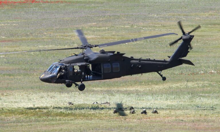 Επίσημο ελληνικό αίτημα για 49 ελικόπτερα Black Hawk από τις ΗΠΑ – Η ΕΡΤ στο εργοστάσιο που κατασκευάζονται