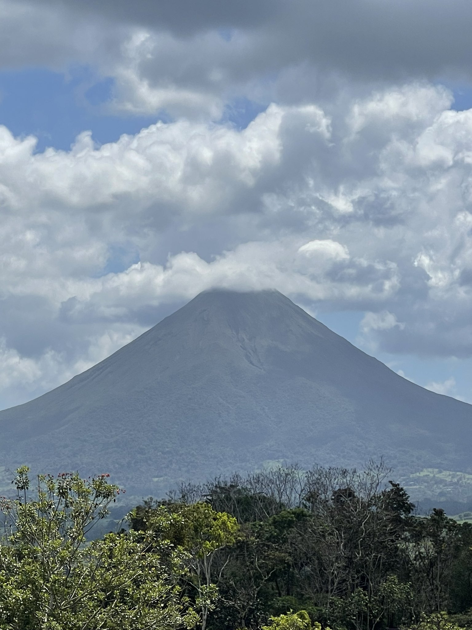 FtxxN8SXgAUvu_z_VOLCANO