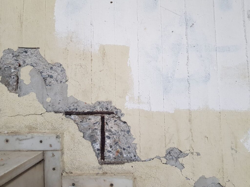 Βόλος: Κίνδυνος κατάρρευσης του στέγαστρου διέλευσης μαθητών στο κτίριο του πρώην Πολυκλαδικού